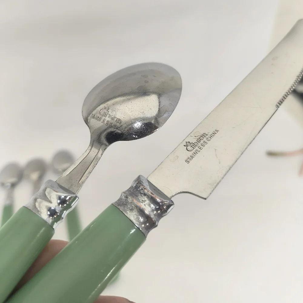 GIBSON Knives & Spoons Pastel Green Plastic Handle Stainless Steel Head Set Of 8
